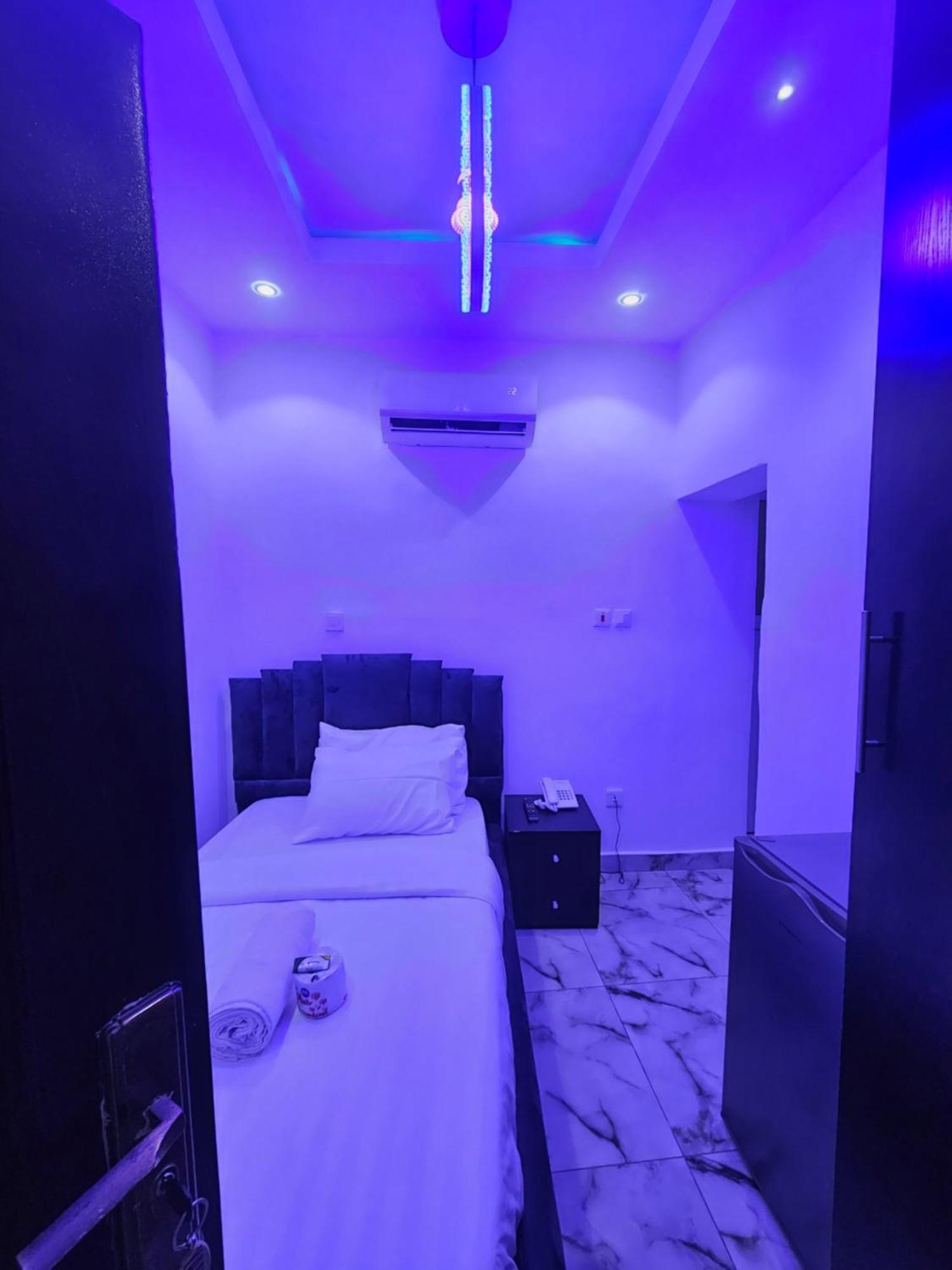 Vhs Vinchee Suites Lagos Exterior foto