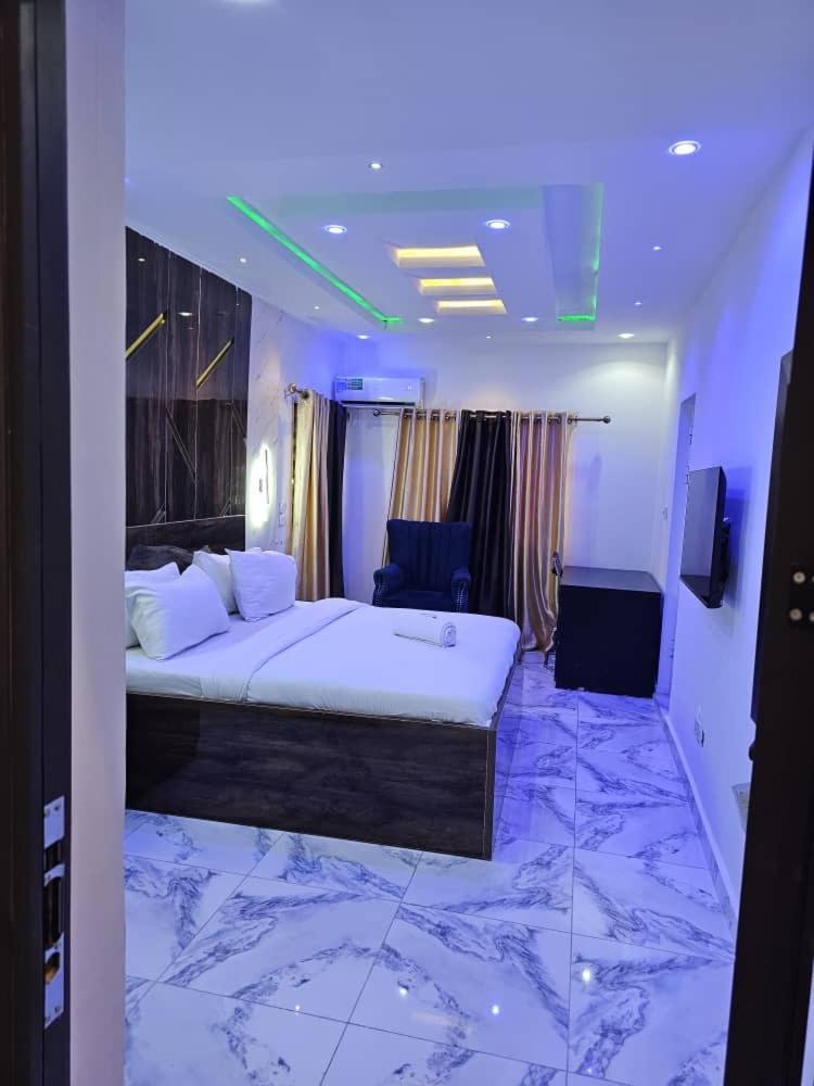 Vhs Vinchee Suites Lagos Exterior foto