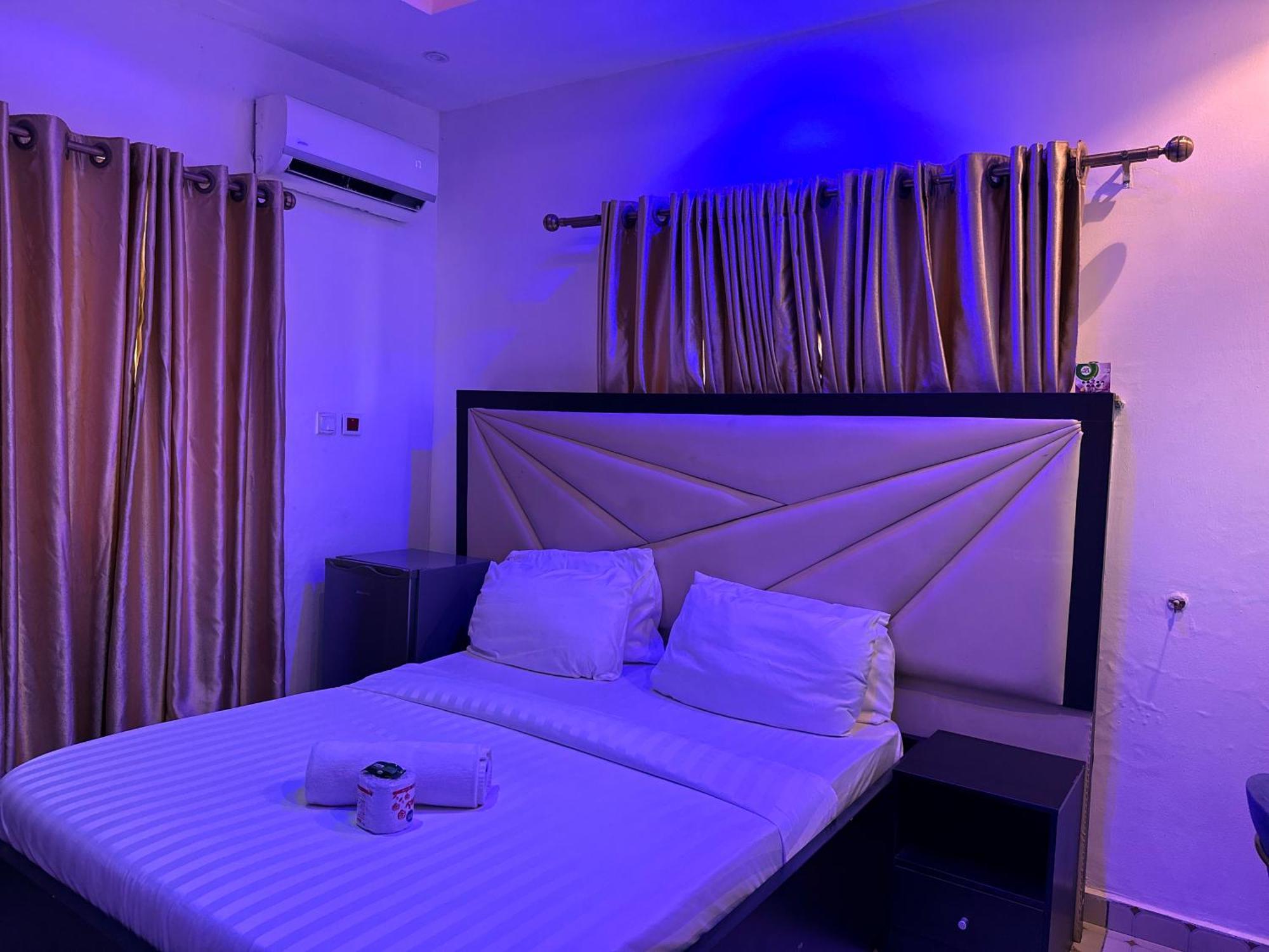 Vhs Vinchee Suites Lagos Exterior foto